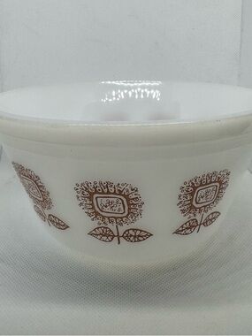 Federal Glass Sunflower Pattern Milk Glass Bowl - Vintage 60’s 70’s